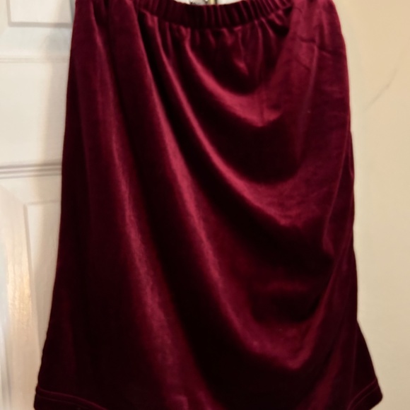 Lulus Red Velvet Skirt - Picture 4 of 5